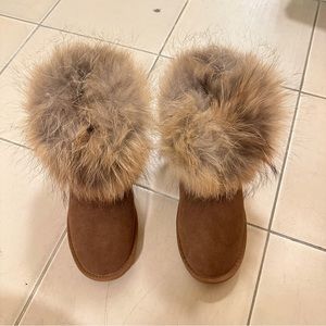 Furry Boots / SIZE 8 /